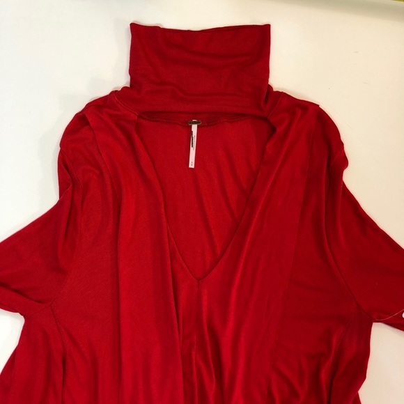 Free People Red Open V Front Turtle Neck Collar Shift Top - Picture 6 of 10